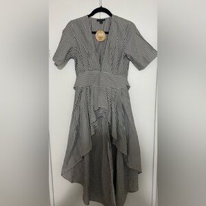 ThreadStory  grey and white short sleeve long shirt.